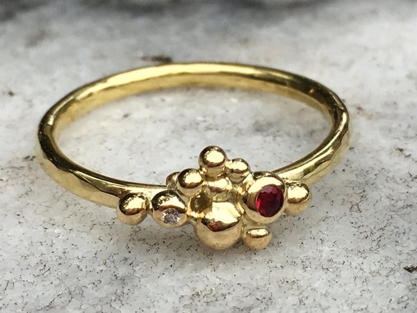 GOLDEN BERRIES RING WITH RUBY AND DIAMOND