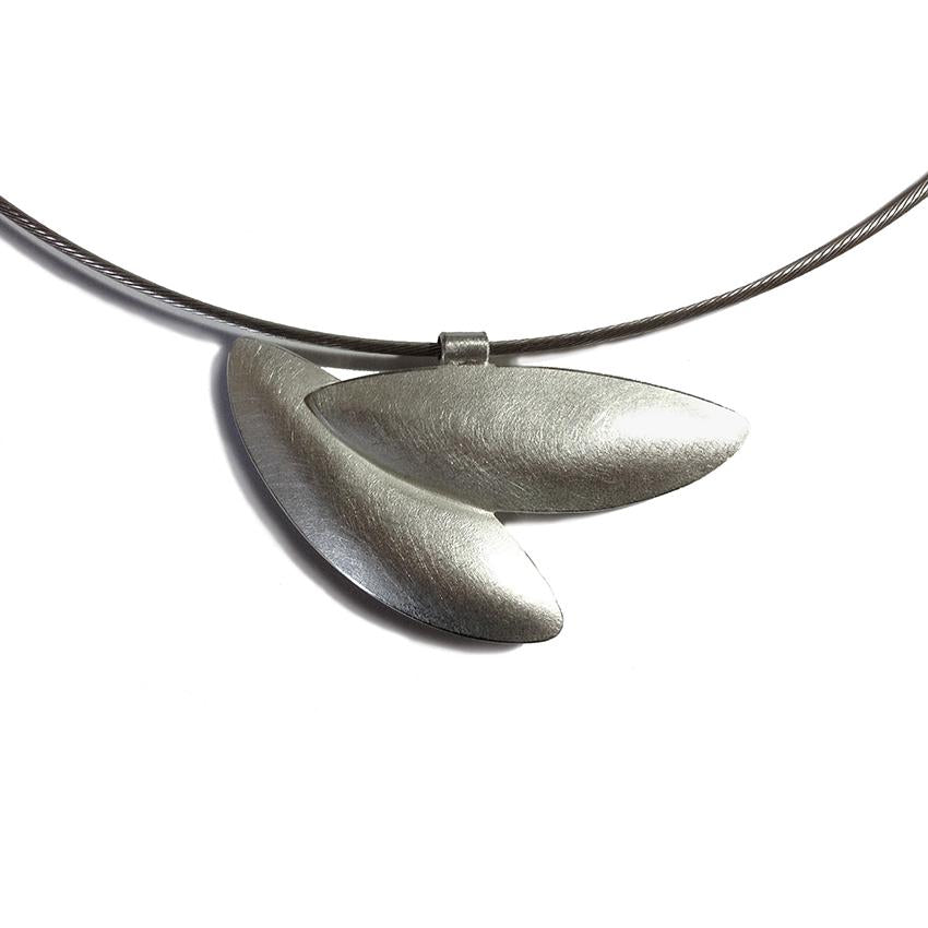 FLIGHT OF LEAVES PENDANT