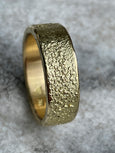 18CT GOLDEN EARTH RING