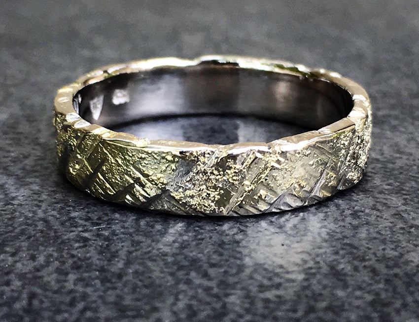 GOLD STRIKE RING