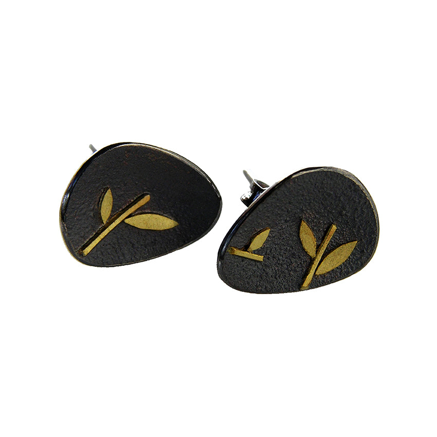 PETAL SHAPED LEAF STUD EARRINGS
