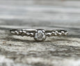 GRANULATION SOLITAIRE RING IN WHITE GOLD