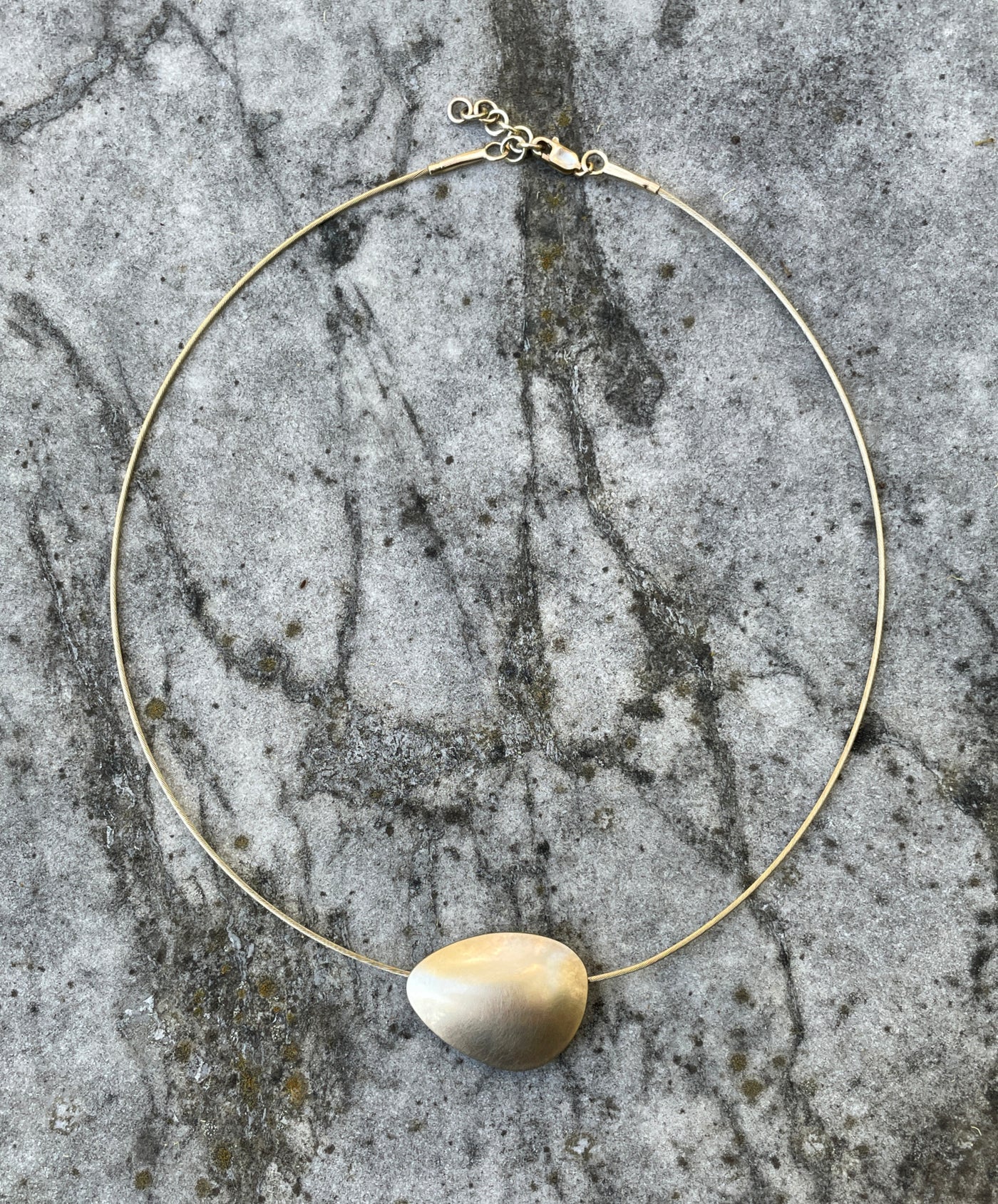 GOLD PETAL PENDANT
