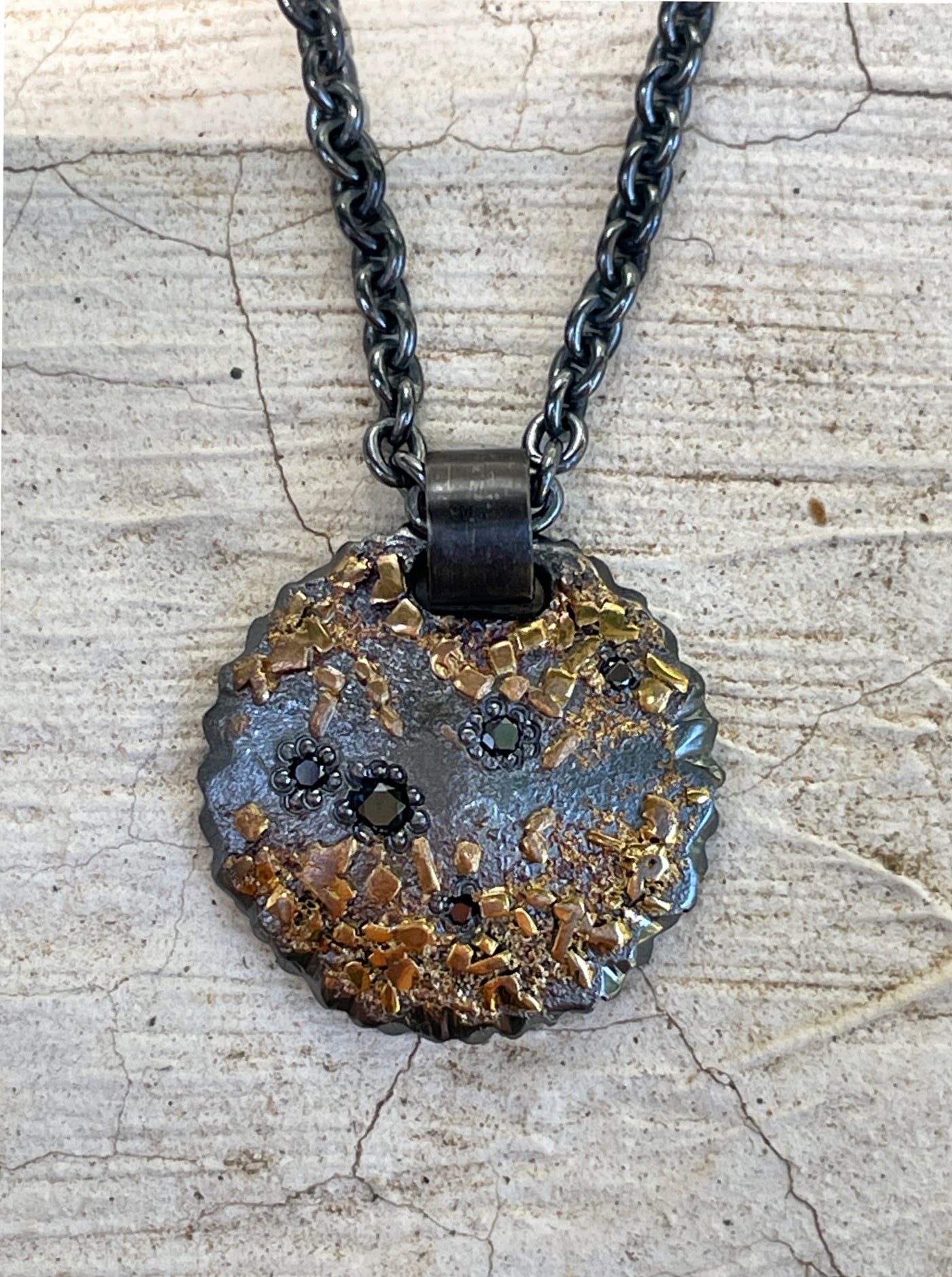 GOLDEN BOULDER PENDANT WITH BLACK DIAMONDS