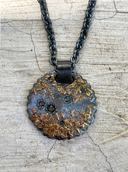 GOLDEN BOULDER PENDANT WITH BLACK DIAMONDS