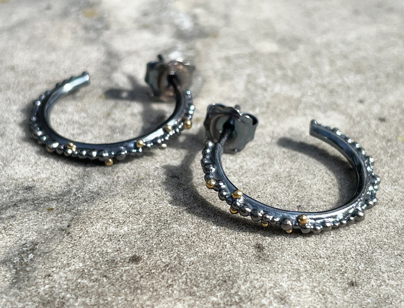 MIDNIGHT GOLD HOOP EARRINGS