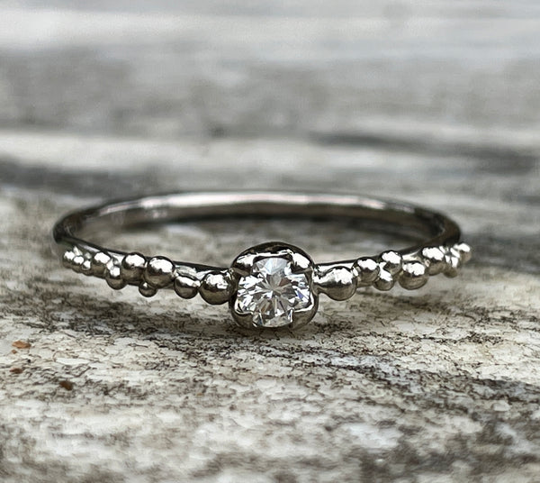 WHITE GOLD GRANULATION RING