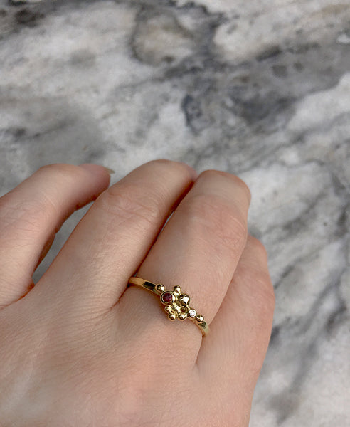 GOLDEN BERRIES RING WITH RUBY AND DIAMOND